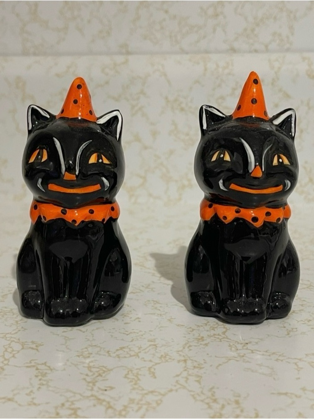 Johanna Parker Retro Style Folk Art Black Cat Clown Peep Salt Pepper Shaker Set